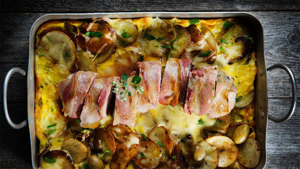 Svinefilet med bacon og spansk omelett